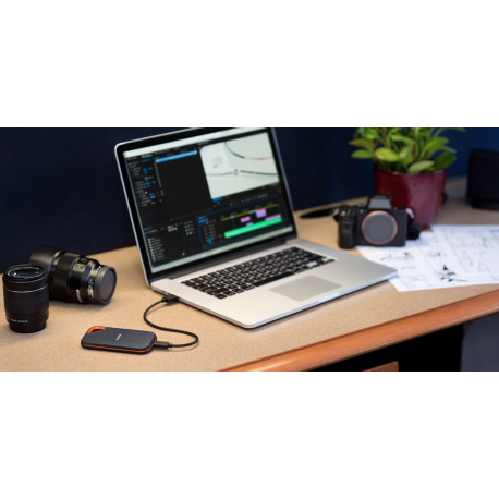 SanDisk Extreme PRO Portable - SSD - encrypted - 2 TB - external (portable) - USB 3.2 Gen 2x2 - 256-bit AES - 2