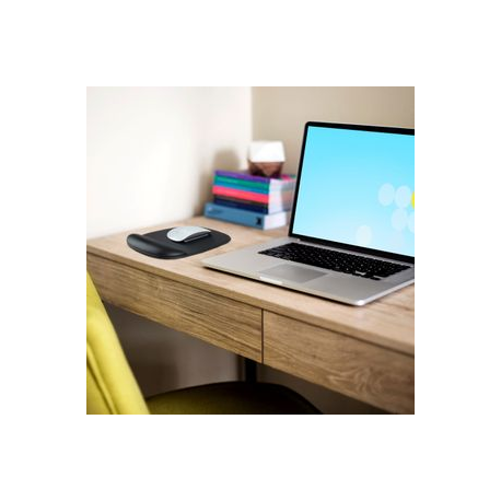 StarTech.com Mouse Pad with Hand rest, 6.7x7.1x 0.8in (17x18x2cm), Ergonomic Mouse Pad with Wrist Support, Desk Wrist Pad w /  Non-Slip PU Base, Cushioned Gel Mouse Pad w /  Palm Rest - Mouse pad with wrist pillow - black - TAA Compliant - 7