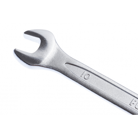 Equip - Patch cable - RJ-45 (M) to RJ-45 (M) - 25 cm - screened shielded twisted pair (SSTP) - CAT 6 - halogen-free, molded, stranded - orange - 3