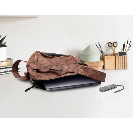 D-Link DUB-2340 - Hub - 4 x SuperSpeed USB 3.0 + 1 x USB-C (power delivery) - desktop - 3