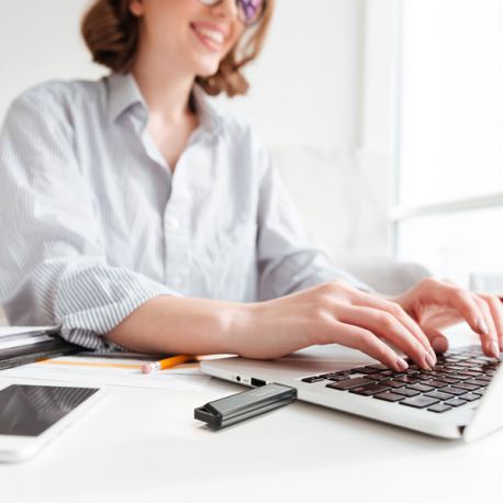 ADATA UE800 - USB flash drive - 1 TB - USB-C 3.2 Gen 2 - silver - 1