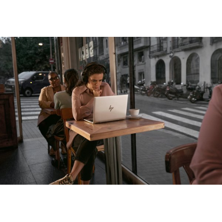 HP EliteBook 6 G1i Notebook AI - 177-degree hinge design - Intel Core Ultra 7 - 255U / up to 5.2 GHz - Win 11 Pro - Intel Graphics - 16 GB RAM - 512 GB SSD NVMe - 14" IPS 1920 x 1200 - Gigabit Ethernet - Wi-Fi 7, Bluetooth - pike silver aluminium - kbd: Pan Nordic - 0