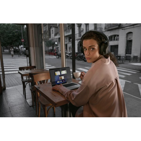 HP EliteBook 8 G1i Notebook AI - Intel Core Ultra 7 - 255U / up to 5.2 GHz - Win 11 Pro - Intel Graphics - 32 GB RAM - 512 GB SSD NVMe - 13.3" IPS HP SureView 1920 x 1200 - Wi-Fi 7, Bluetooth - glacier silver - kbd: Pan Nordic - 2